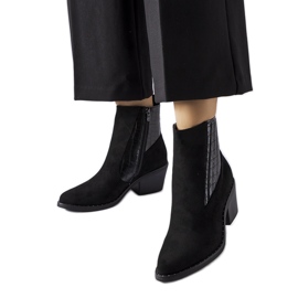 Svarta ankelboots i ekomocka med låg klack Sovere