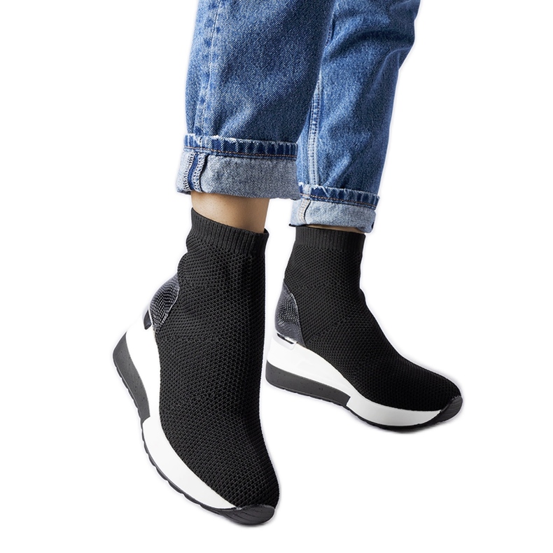 Svarta sneakers i tyg med Casgio-kilar