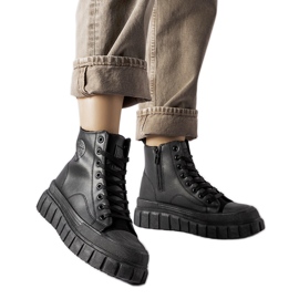 Svarta isolerade sneakers Big Star MM274625