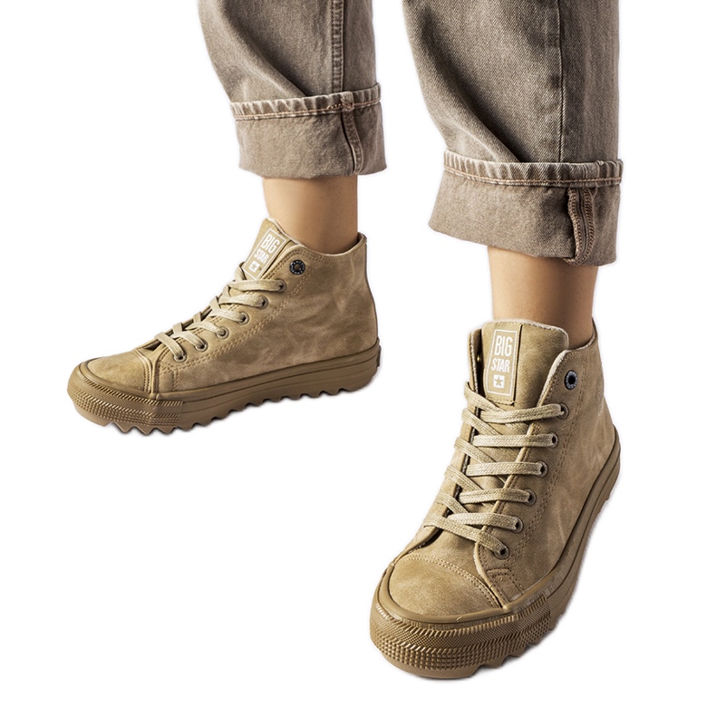 Beige isolerade sneakers Big Star GG274071