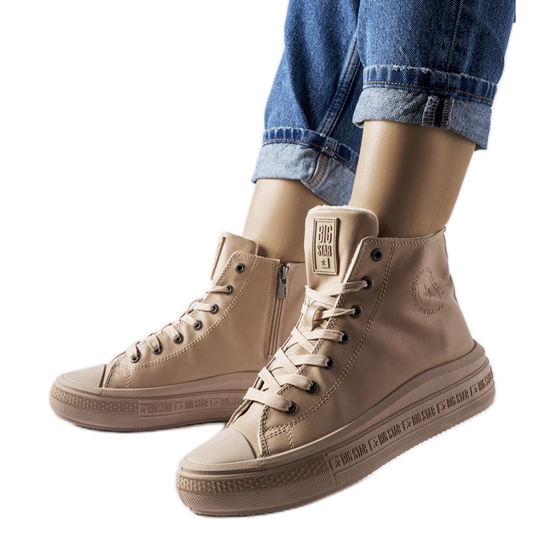Beige isolerade sneakers Big Star MM274022
