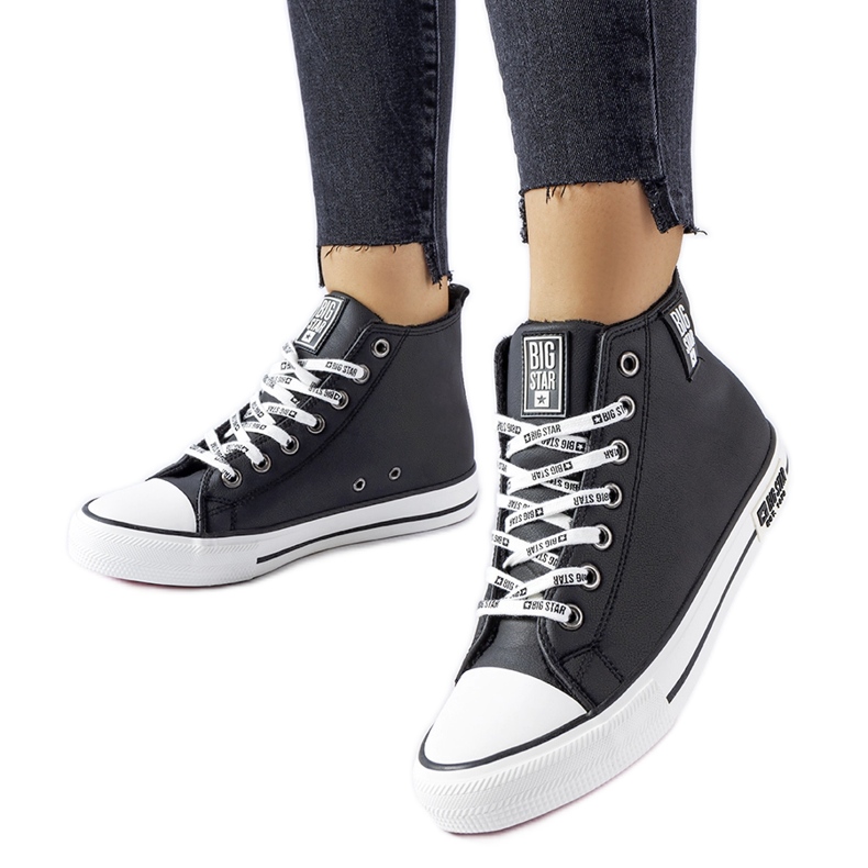 Svarta isolerade sneakers Big Star KK274598