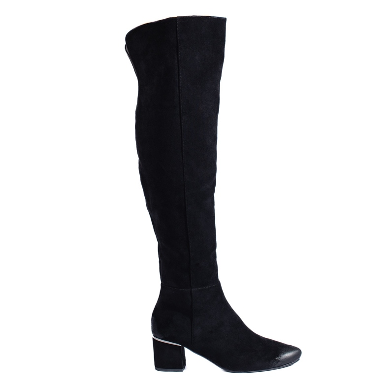 Svarta lågklackade stövlar i mocka från Vinceza