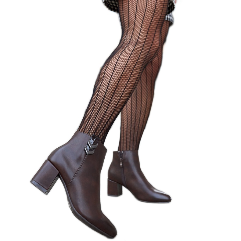 Bruna lågklackade ankelboots från Aniceto