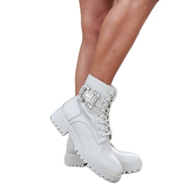 Inna Beiga arbetarhattar med dekorativa Guevara zirkoner beige