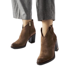 Karino bruna mockaisolerade stövlar