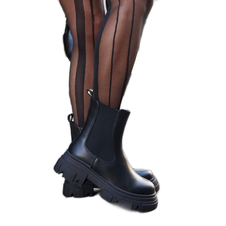 Svarta stövlar med gummiinlägg D'Isola