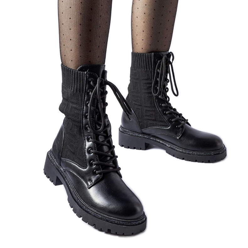 Svarta ankelstövlar med Emanuele strass