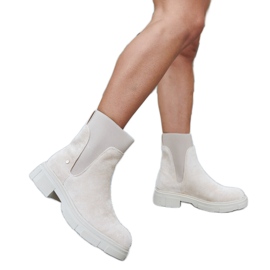 Inna Beige slip-on ankelboots från Adalrico