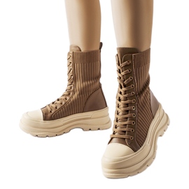 Bruna strumpor med tjock sula från Vitto