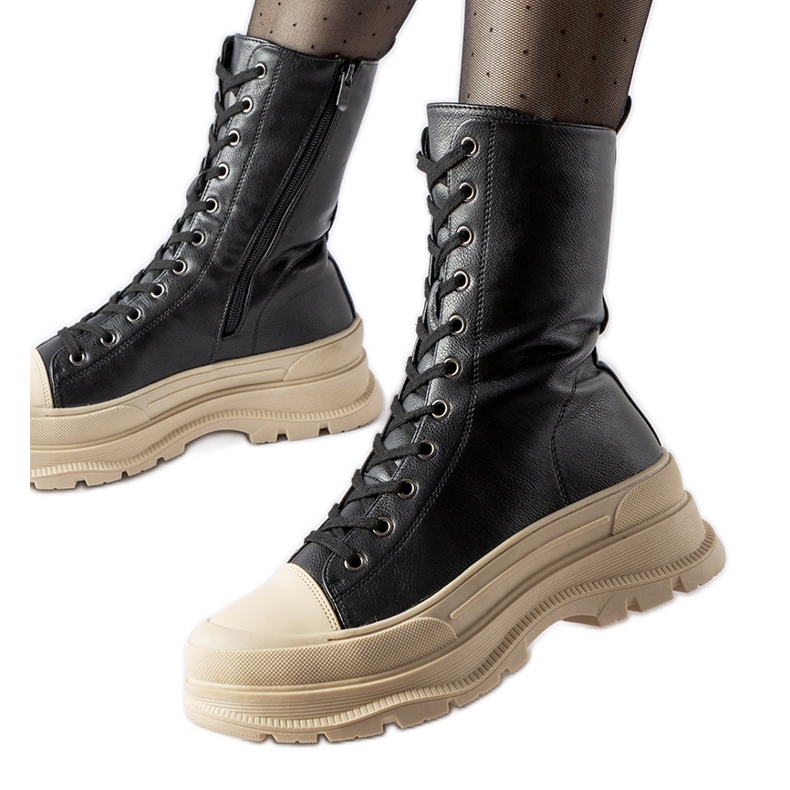 Svarta isolerade skor med tjock sula Giselda