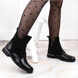 Isolerade svarta stövlar i läderpatmocka för kvinnor Filippo DBT4749