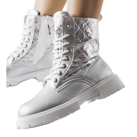 Inna Silverkängor dekorerade med Jalbert-quiltning silver-