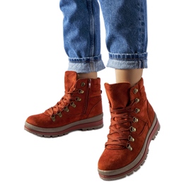 Röda isolerade Mazara vandringsskor brun