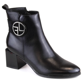 Damstövlar på dekorativ hög klack, isolerade, svarta, Potocki SZ12227