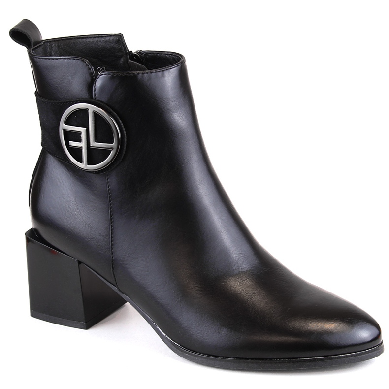 Damstövlar på dekorativ hög klack, isolerade, svarta, Potocki SZ12227