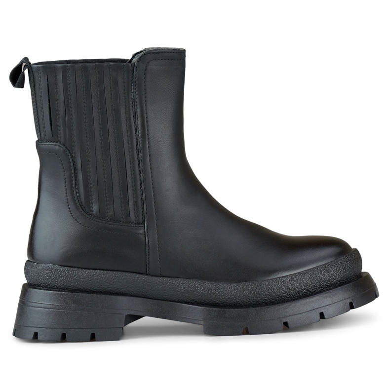 Svarta stövlar i ekoläder med tjock sula