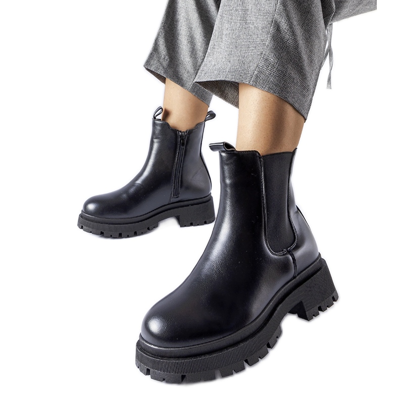 Svarta isolerade klassiska Olmedo-stövlar