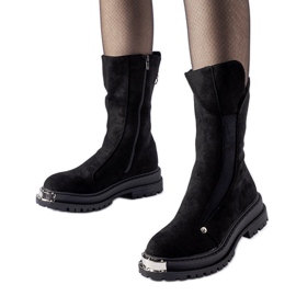 Svarta isolerade stövlar med dekorativ tå Bologna