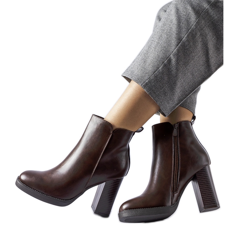 Bruna isolerade ankelboots från Sambruson