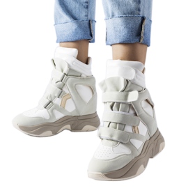 Vita och mintiga wedge sneakers från Novarese