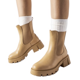 Beige isolerade klassiska slip-on ankelboots från Laives