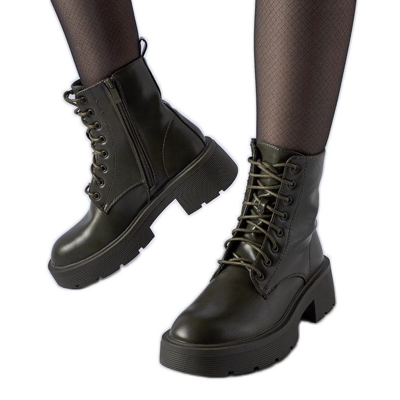 Gröna isolerade stövlar med tjock sula från Cirillo