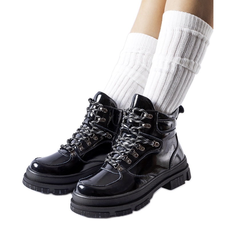 Svarta patentkängor från Richards