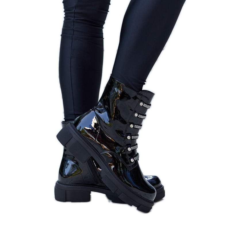 Svarta patentkängor med Sfaranda strass