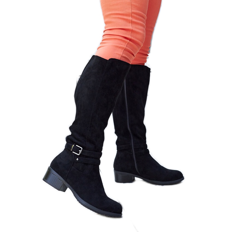 Svarta isolerade stövlar i ekomocka från Aldisio