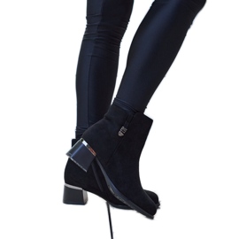 Svarta eleganta stövlar med Bocconi-rhinestones