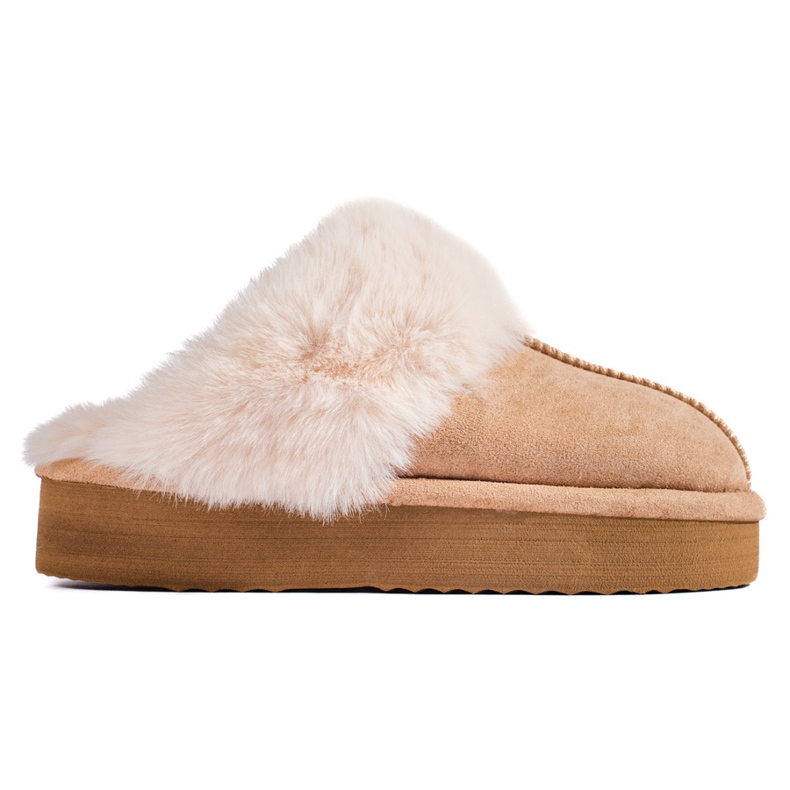 Fluffiga, beige mjuka leksaker på Shelovet-plattformen