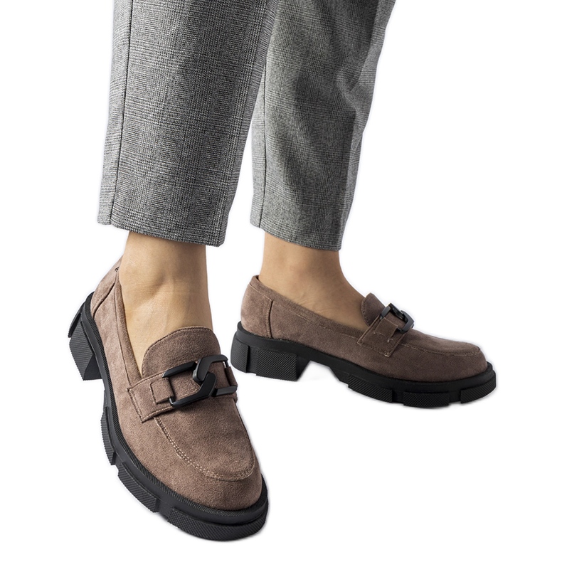 Bruna massiva mockasiner med ett spänne