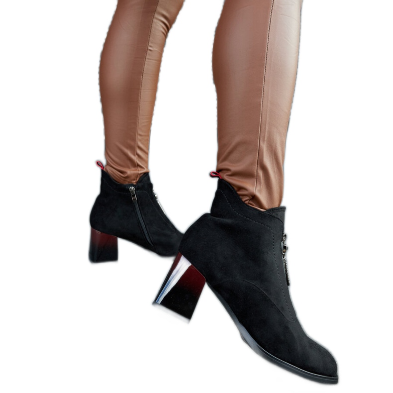 Svarta ankelboots med patentklack