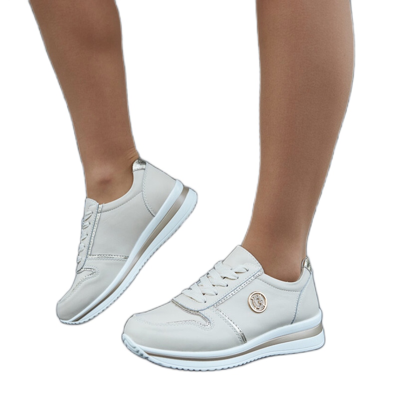 Beige läder sneakers med strass