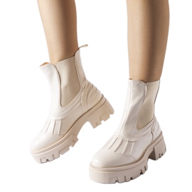 Beige massiva isolerade Carruba-arbetare