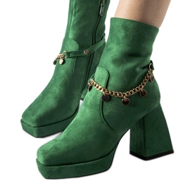 Gröna isolerade stövlar med Saviore-hänge