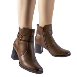 Bruna isolerade stövletter från Muscoline