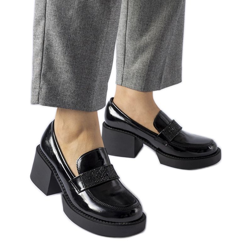 Svarta patentpumps med Harrisburg-klack