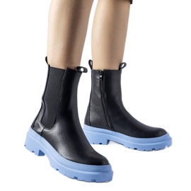 Georgettes svarta skor med blå sula