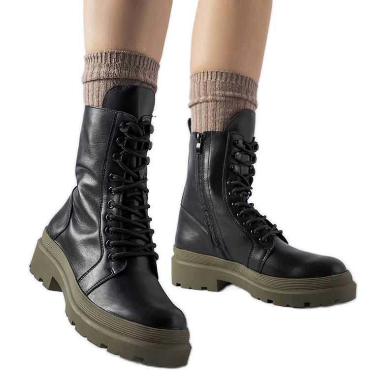 Svarta sneakers med färgglad Quennie-sula