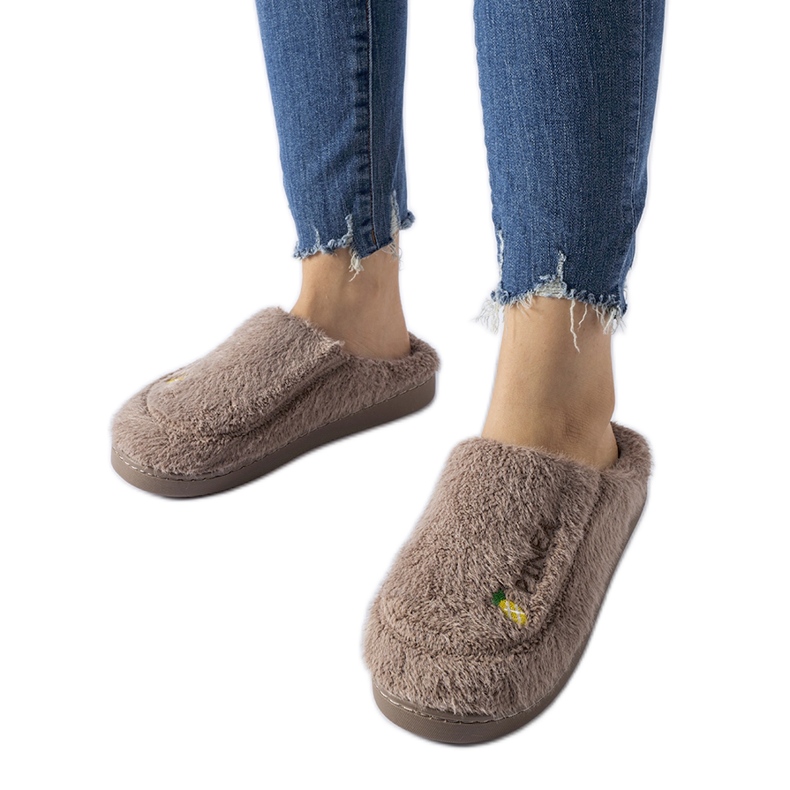 Bruna varma Collinsville tofflor