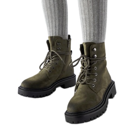 Gröna platta stövlar med Brattle-skydd