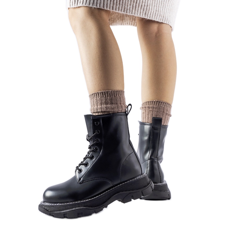 Svarta arbetarskor med massiv Borsano-sula