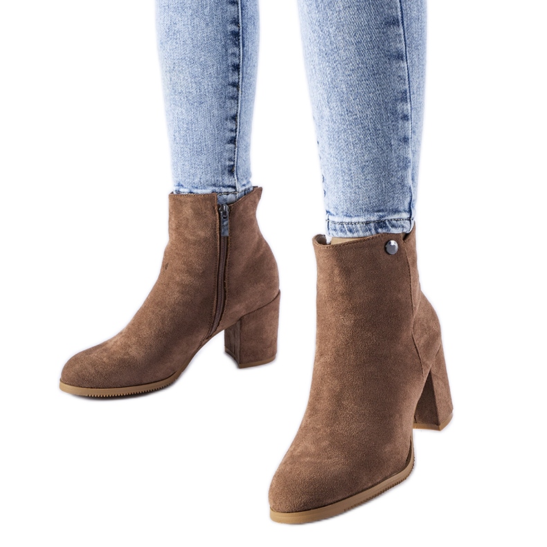 Bruna stövlar med låg klack, ekomocka Risano