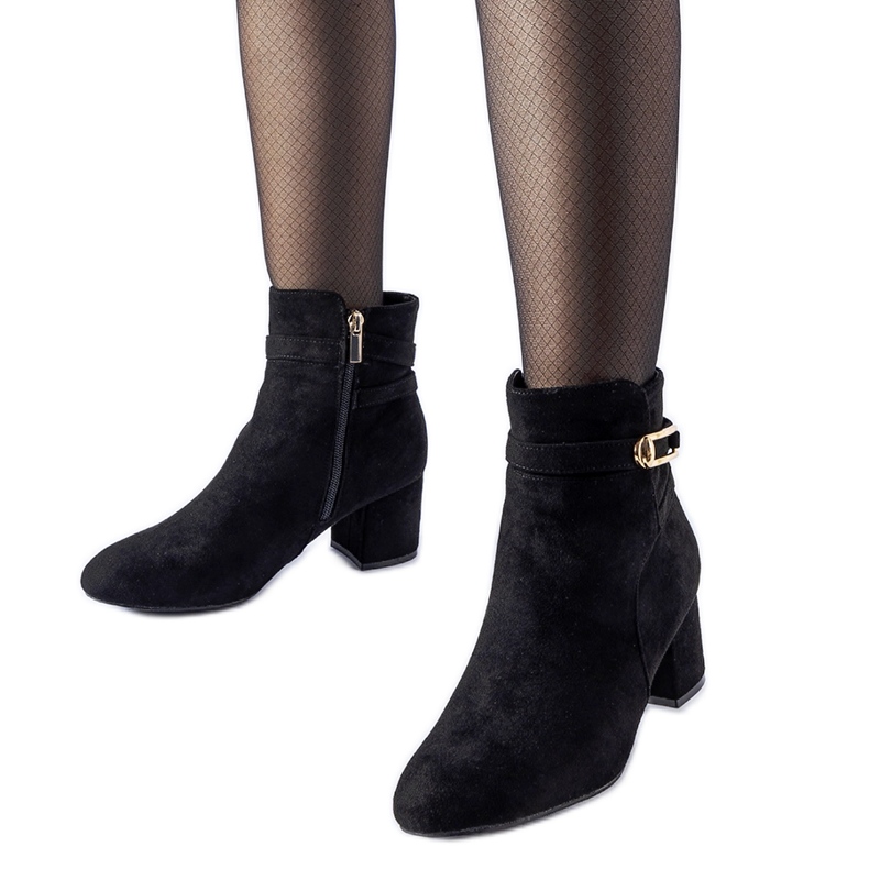 Svarta lågklackade ankelboots med Sesto-spänne