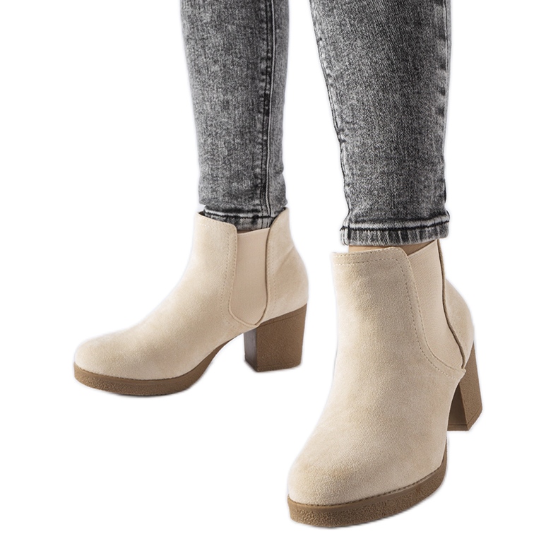 Beige slip-on ankelboots från Trevano