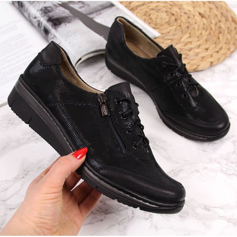 Helios W H334B blanka läderskor, svarta