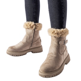 Bruna isolerade stövlar med päls från Odetta