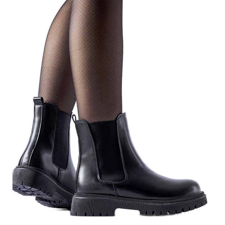 Svarta isolerade klassiska slip-on ankelboots från Noas